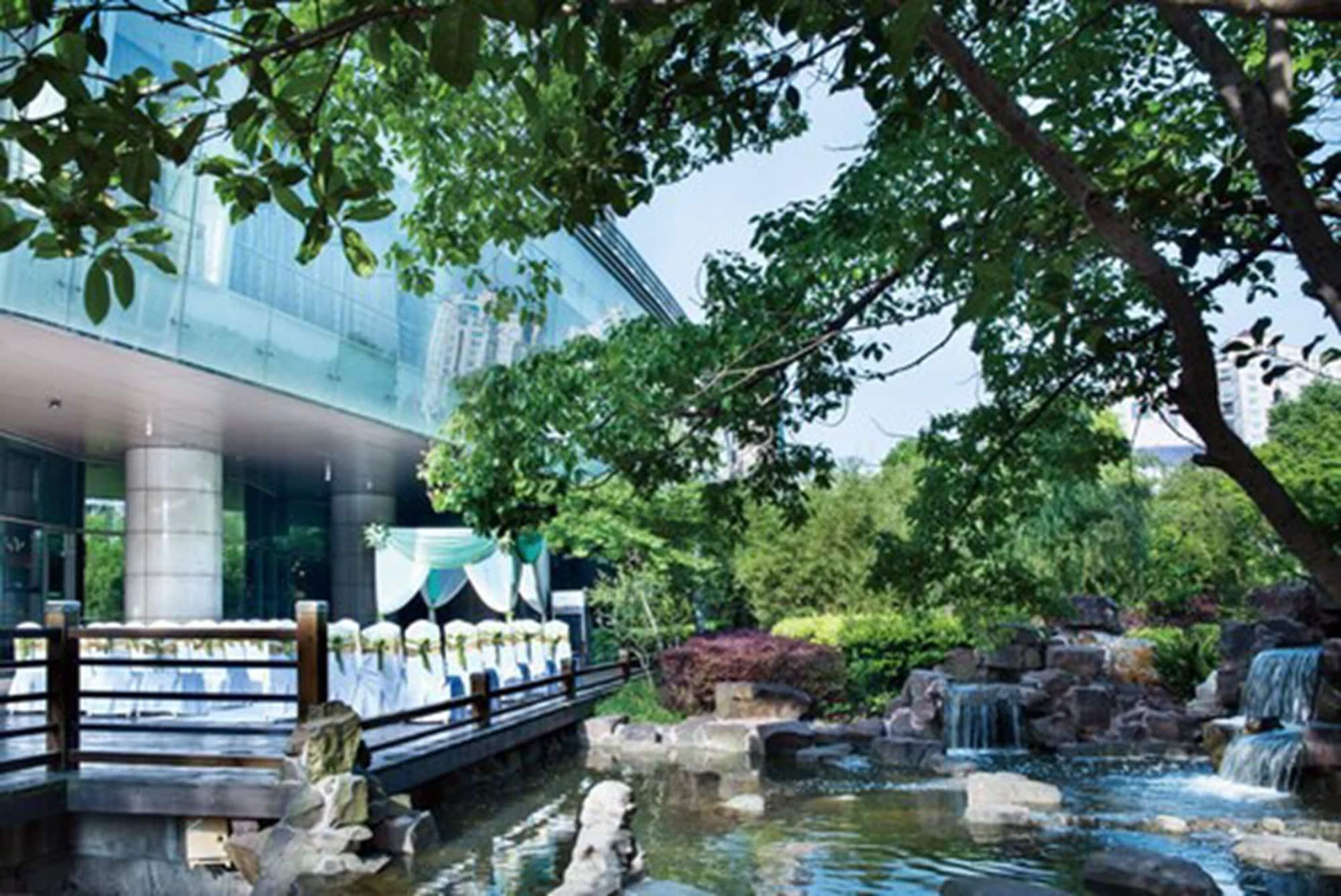 Grand Millennium Shanghai Hongqiao Exterior photo