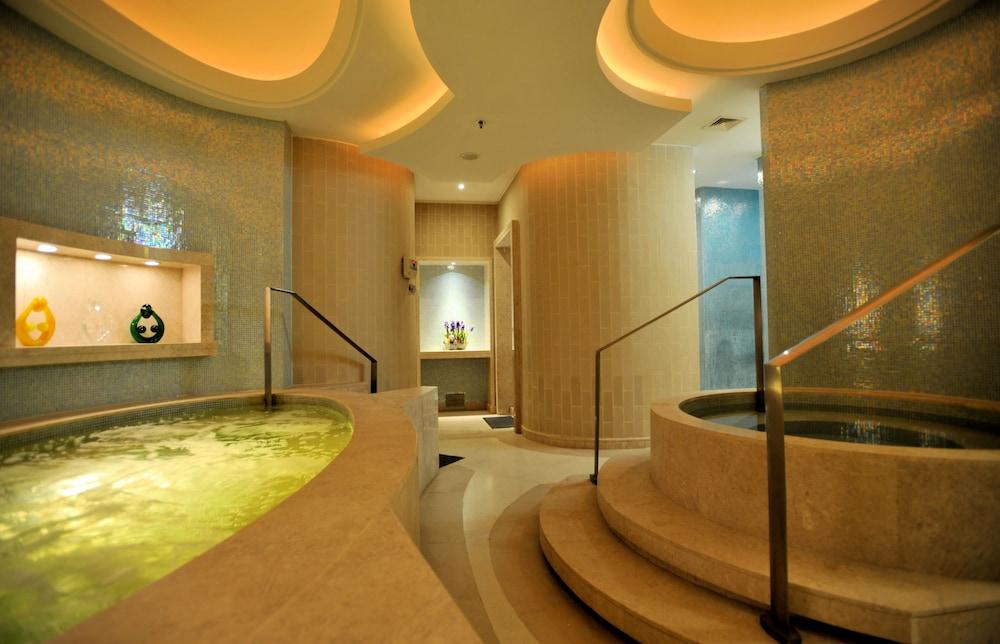 Grand Millennium Shanghai Hongqiao Exterior photo